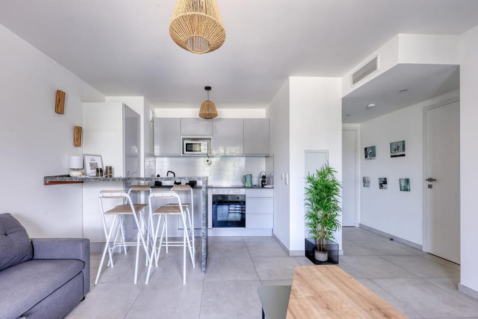 Kitchen or kitchenette, Living room, Seating area, Dining area, oven, stove