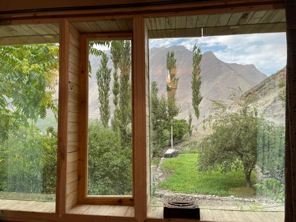 Garden view, Garden view, Mountain view
