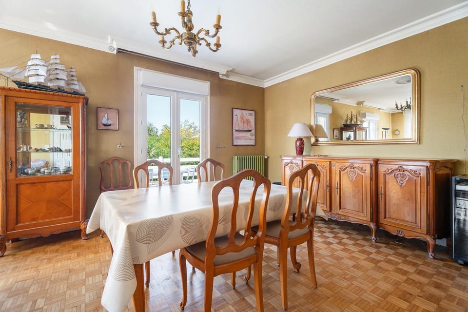 Property building, Living room