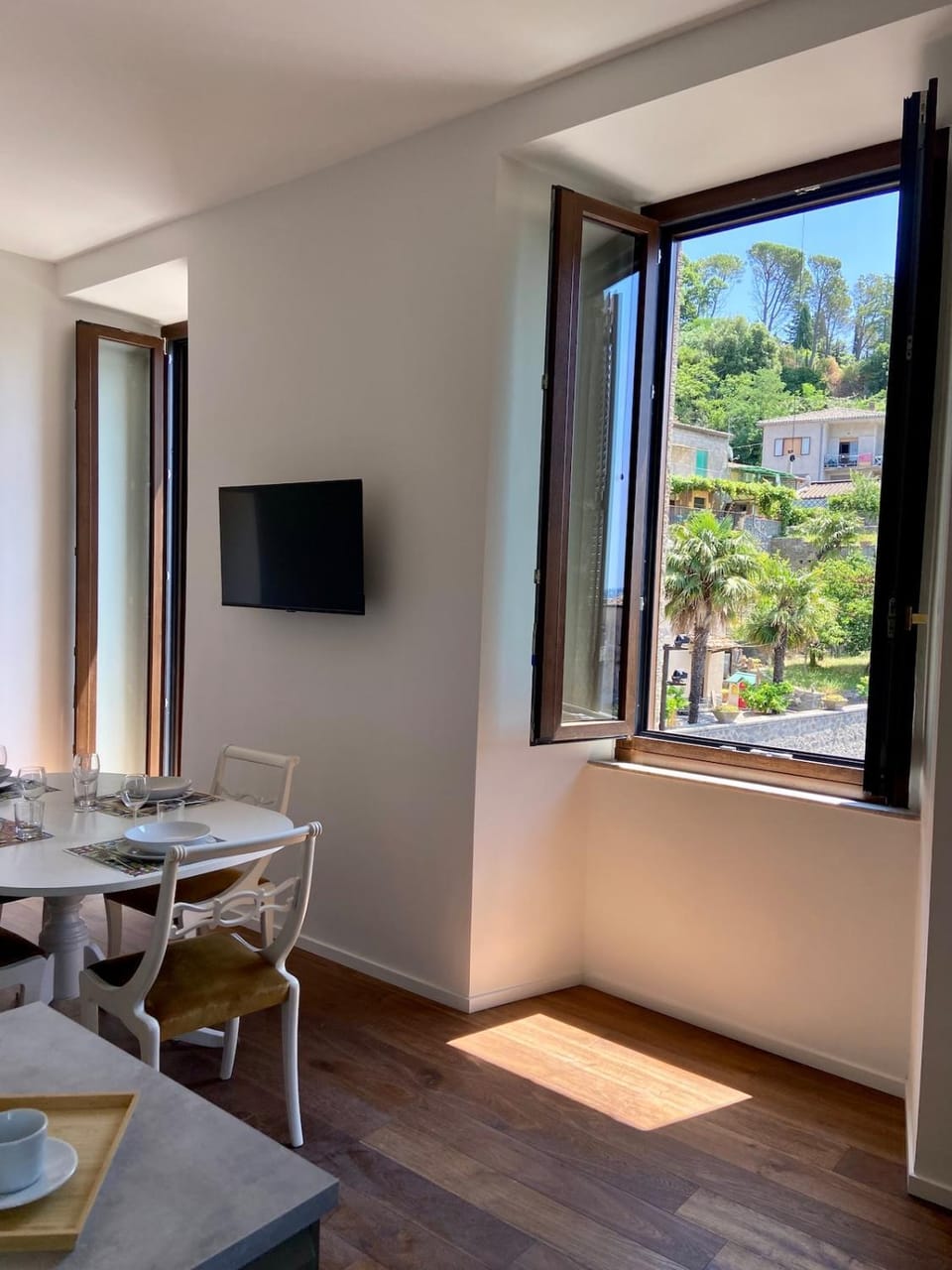 Communal lounge/ TV room, TV and multimedia, View (from property/room), Balcony/Terrace, Living room, Seating area, Dining area, Evening entertainment