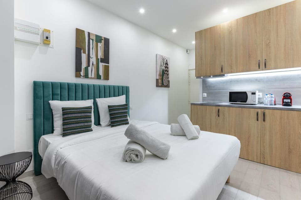 Bed, Kitchen or kitchenette, Photo of the whole room, Bedroom