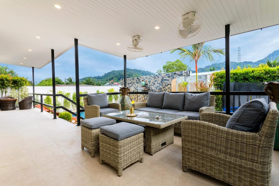 Patio, Balcony/Terrace, Seating area, Mountain view