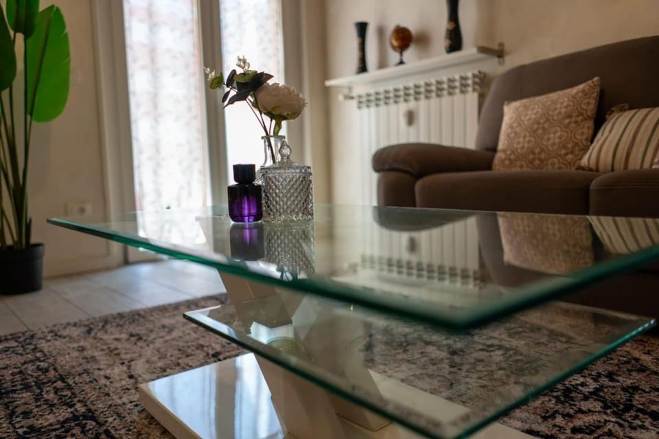 Modern Family Apartment Near the Hospital, Netflix & Free Wi-Fi Apartment in Province of Brescia