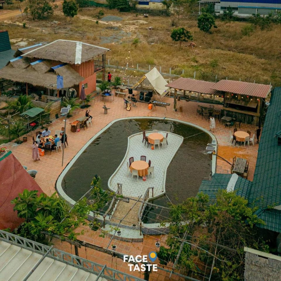 Property building, Bird's eye view, Location