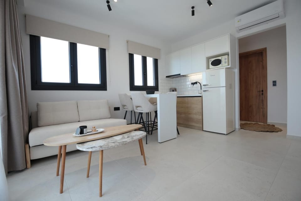 Living room, Seating area, Dining area, stove