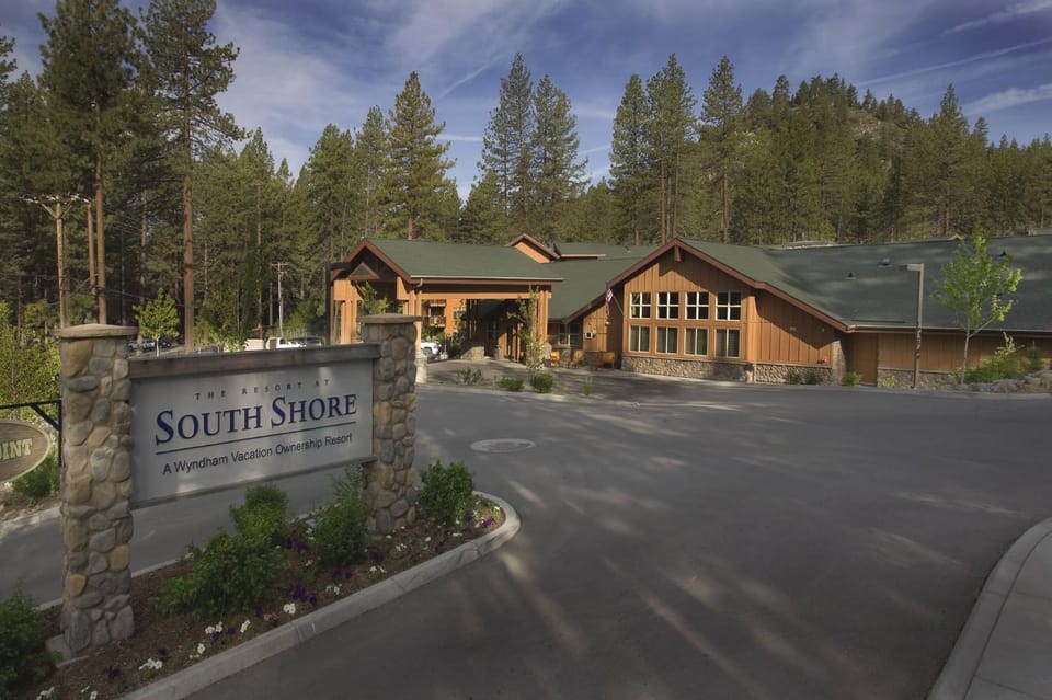 Wyndham South Shore 3BR Apartment with Resort Access House in Round Hill Village