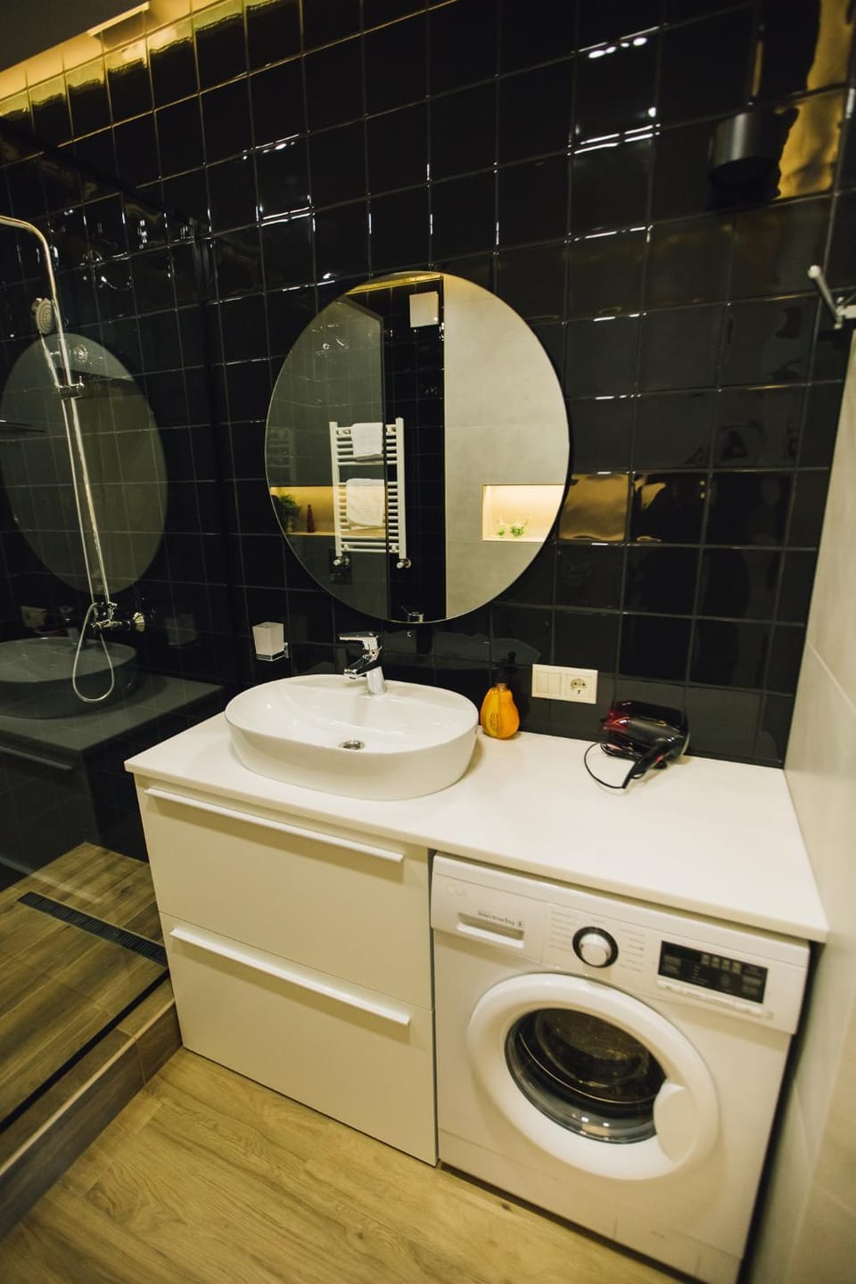 Bathroom, washing machine