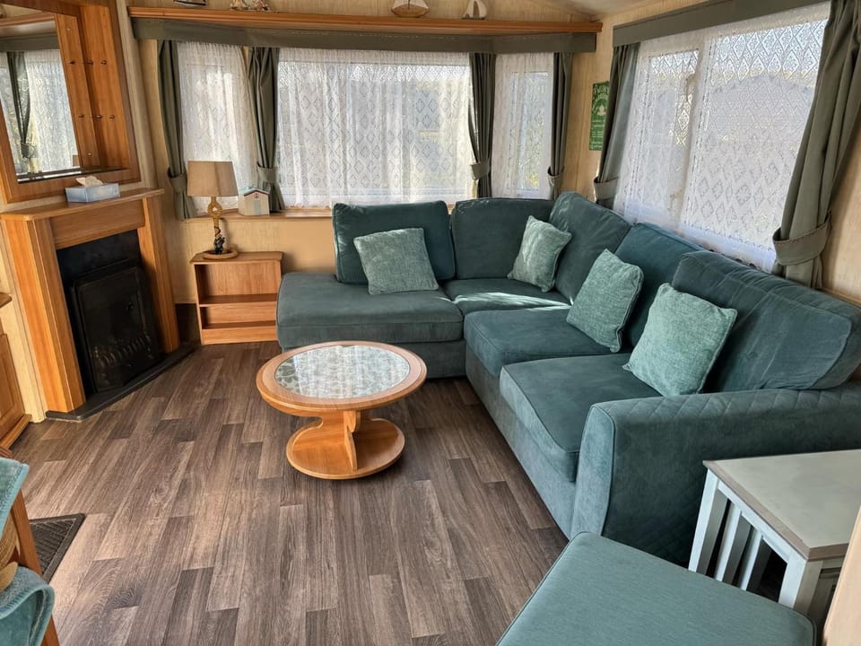 Living room, Seating area, furniture