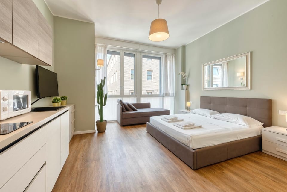 Bed, TV and multimedia, Living room, Photo of the whole room, Seating area, Bedroom, towels