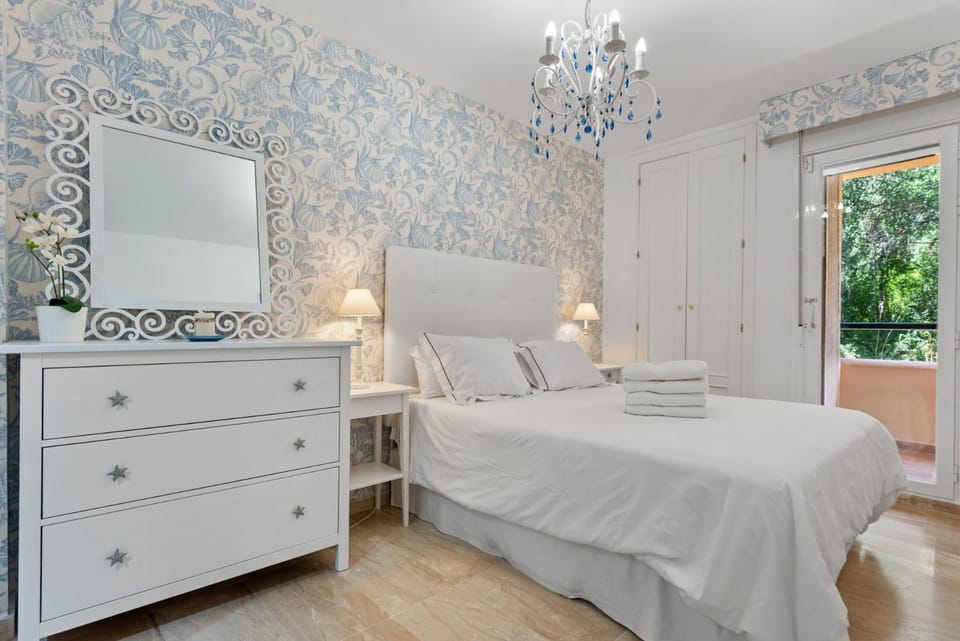 Living room, Bedroom