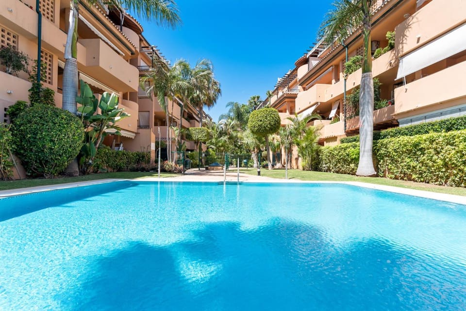 Property building, Swimming pool