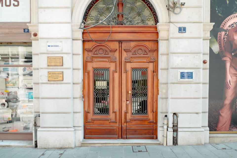 LZ1 - city center with unique private garage Apartment in Trieste