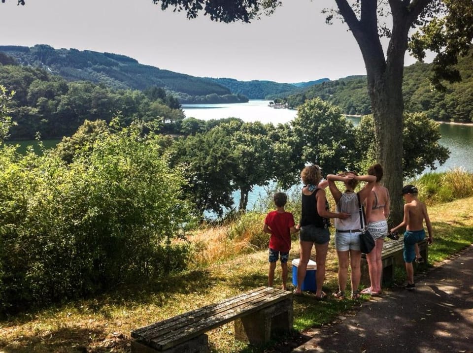 Nearby landmark, Neighbourhood, Natural landscape