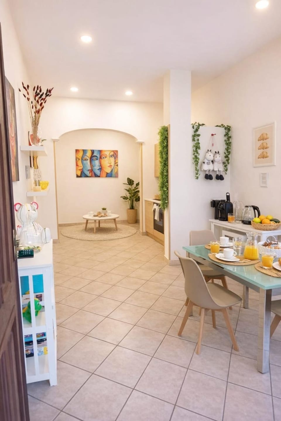 Property building, Breakfast