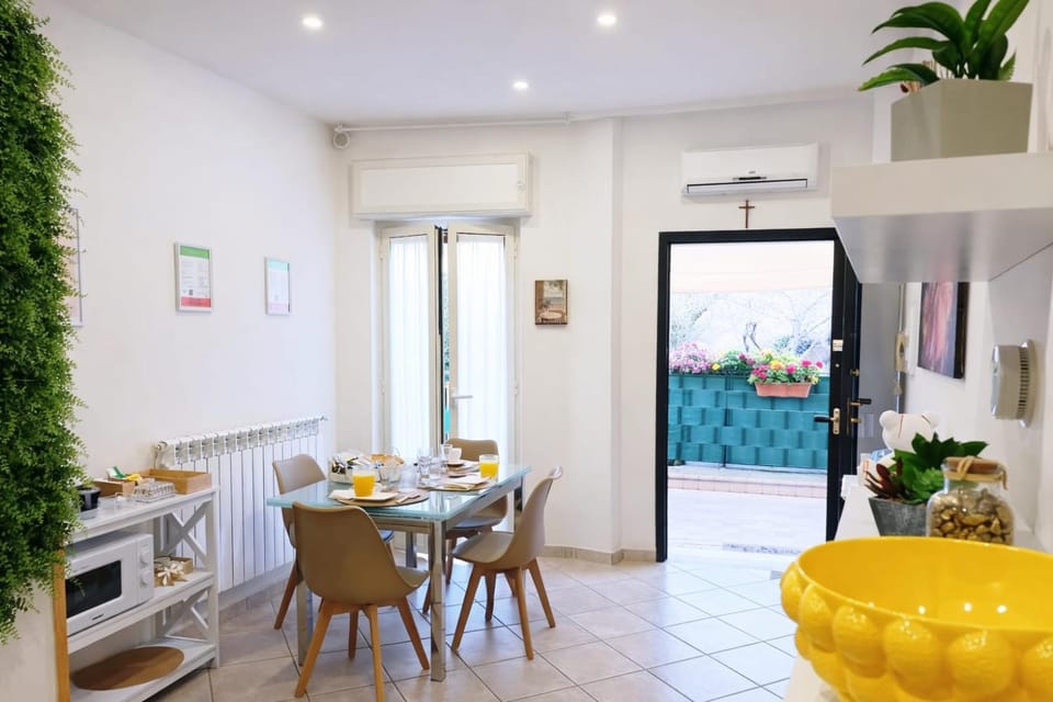 Property building, Breakfast