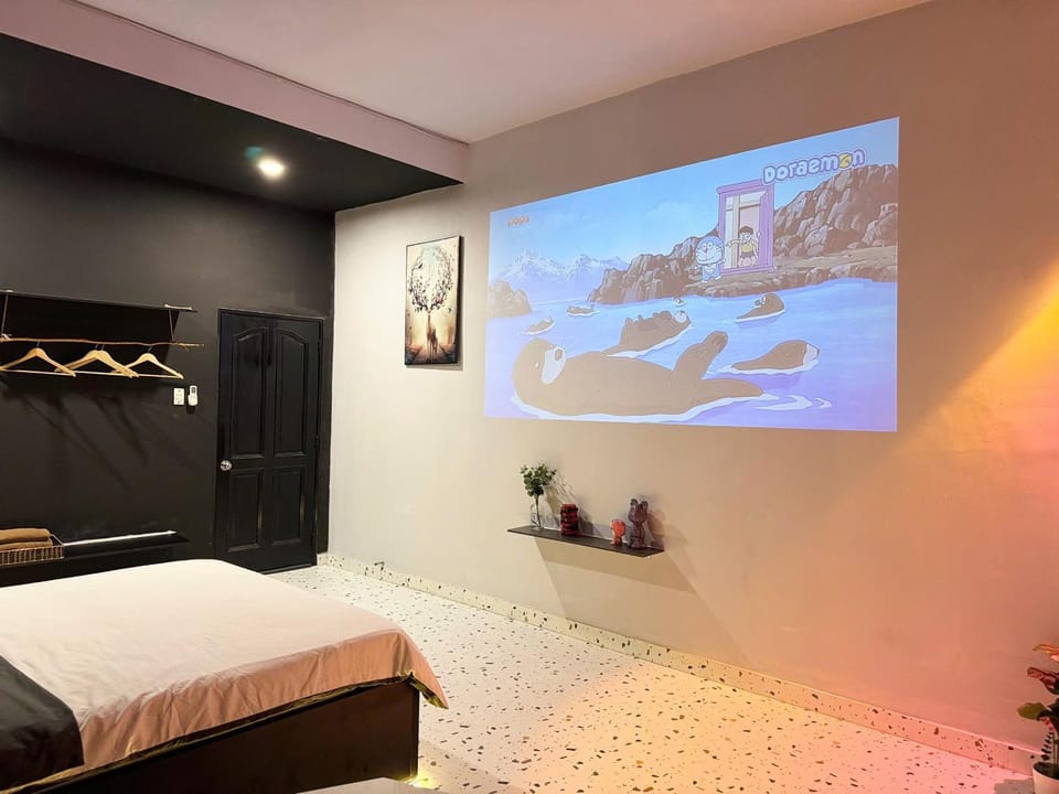 Property building, Bed, TV and multimedia, Photo of the whole room, Bedroom