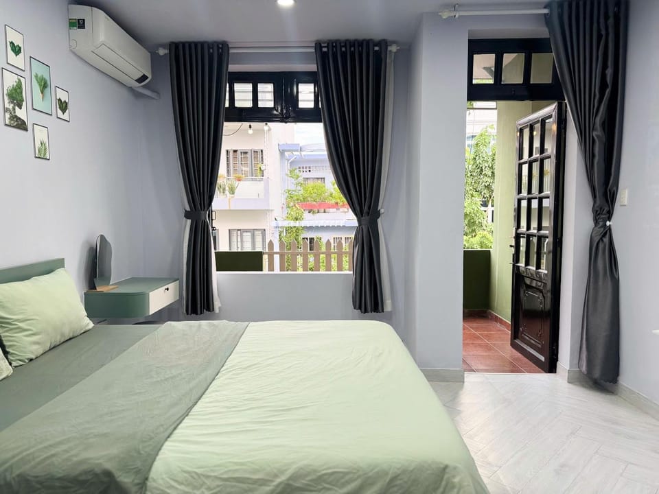 Bed, Photo of the whole room, Bedroom, air conditioner