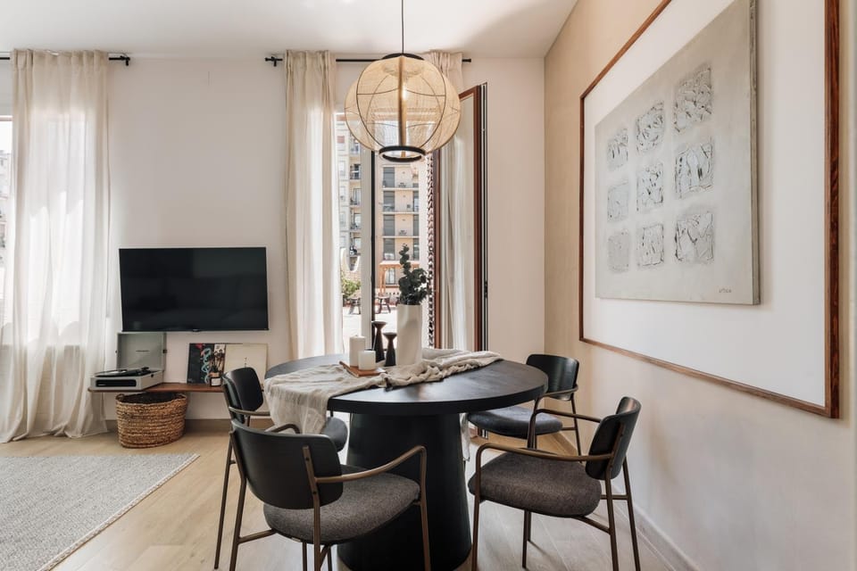 Incahuasi - 3 bedrooms and terrace in Eixample Esquerra Apartment in Barcelona