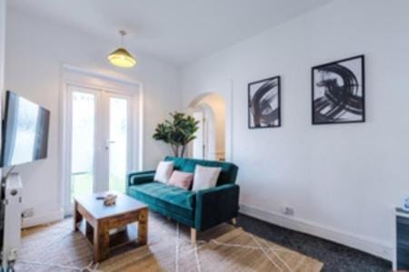 2 Bed apartment, sleeps up to 5 Apartment in Blackpool