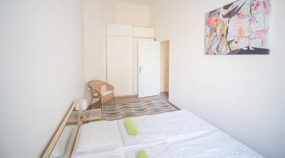 Sunny&Modern Central Flat in Historic Building Apartment in Budapest