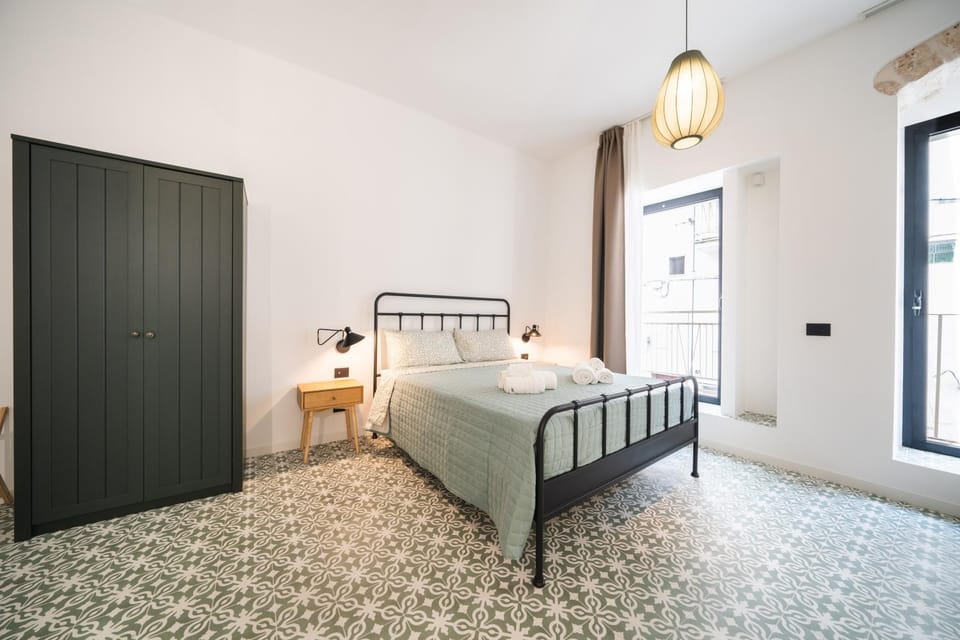 Bed, Photo of the whole room, Bedroom, wardrobe