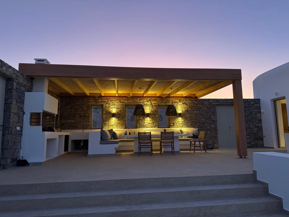 BBQ facilities, Seating area