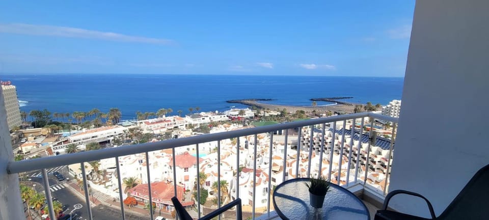 Day, Natural landscape, View (from property/room), Balcony/Terrace, City view, Sea view