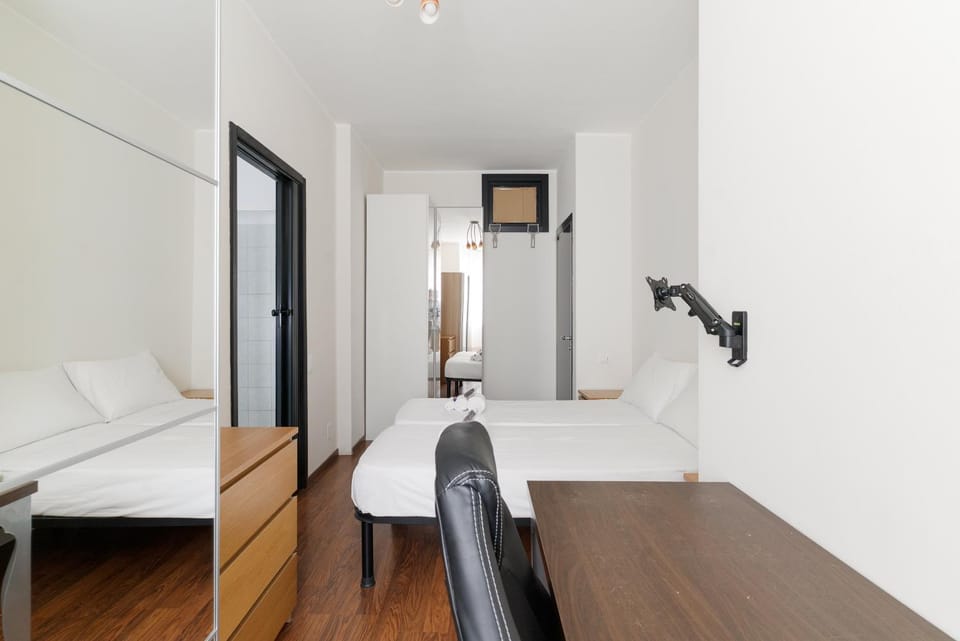 Bed, Living room, Photo of the whole room, Bedroom