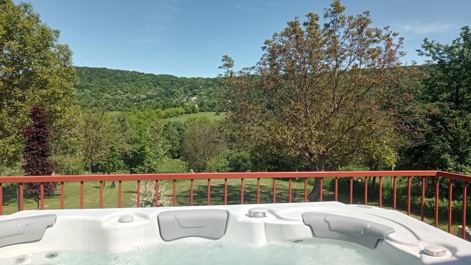 Garden, Hot Tub
