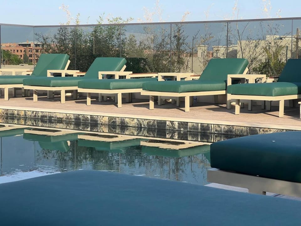 Swimming pool, Swimming pool