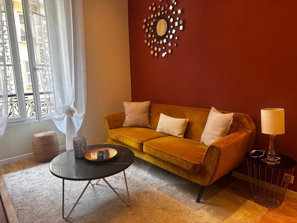 Le Niçois Élégant 2pièces climatisé cœur port Nice Apartment in Nice