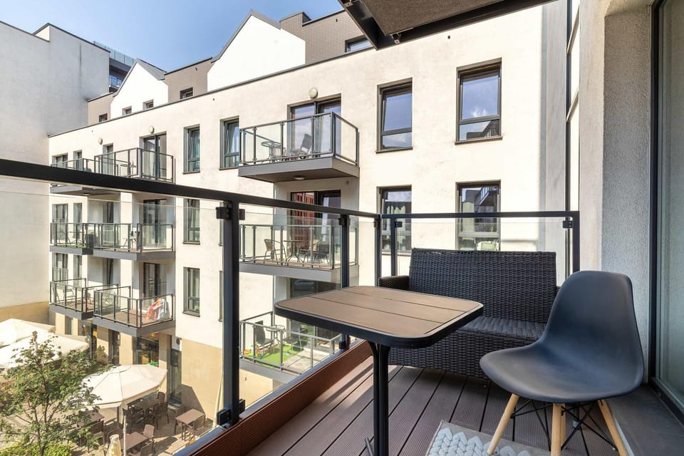 Property building, Day, View (from property/room), Balcony/Terrace