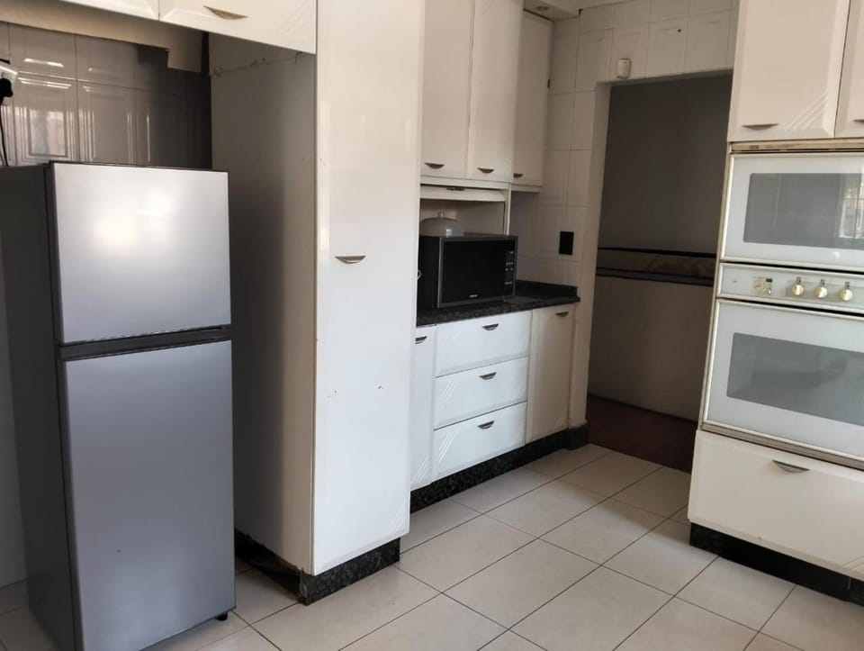 2 Rose Guesthouse Bed and Breakfast in Durban