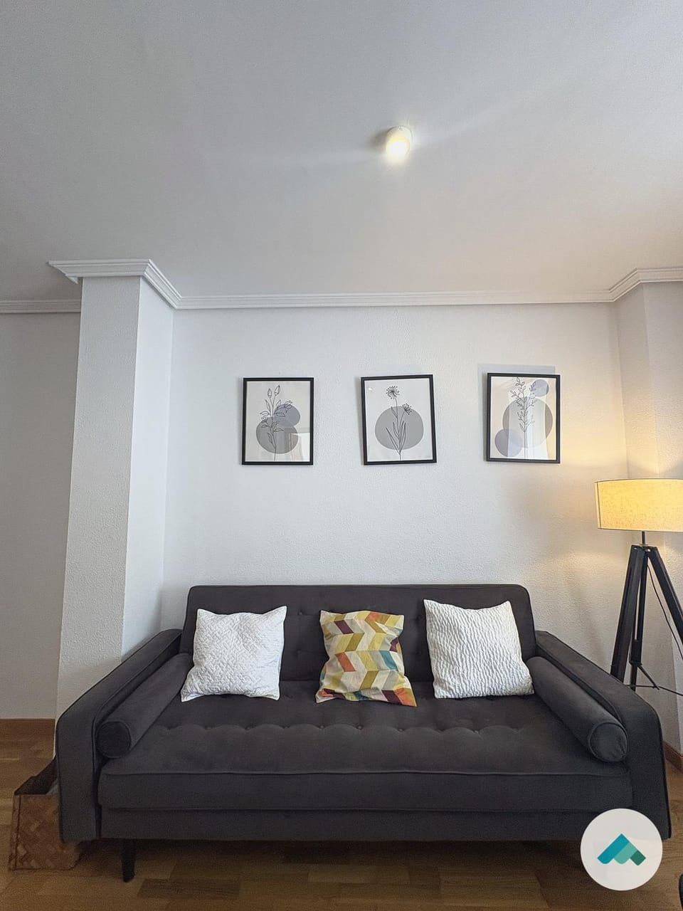 Bed, Living room, Photo of the whole room, Seating area, Bedroom