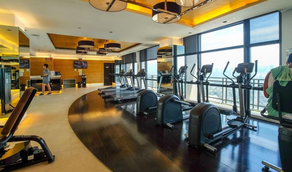 D-Studio,Best Sunset Pool,Luxury,Hotel Style Apartment in Makati