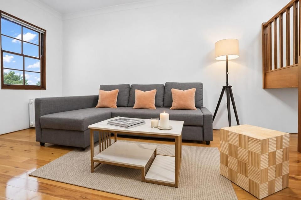 Communal lounge/ TV room, Day, TV and multimedia, Living room, Seating area