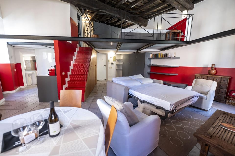 Bed, Living room, Photo of the whole room, Seating area, Dining area