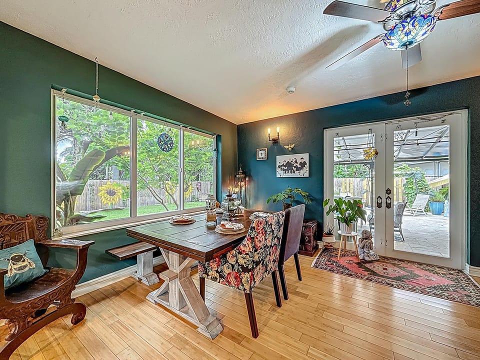Dining area, Garden view