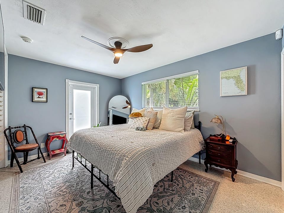 Bed, Bedroom