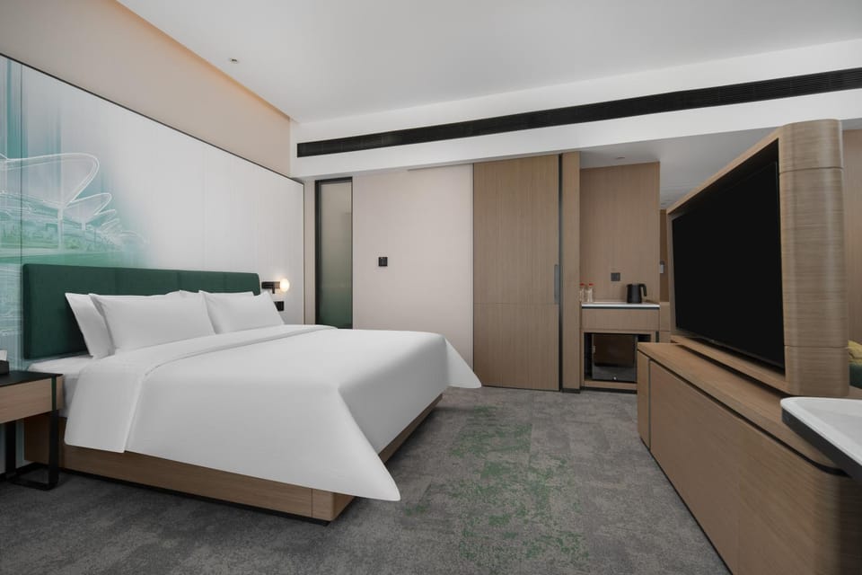 Photo of the whole room, Bedroom