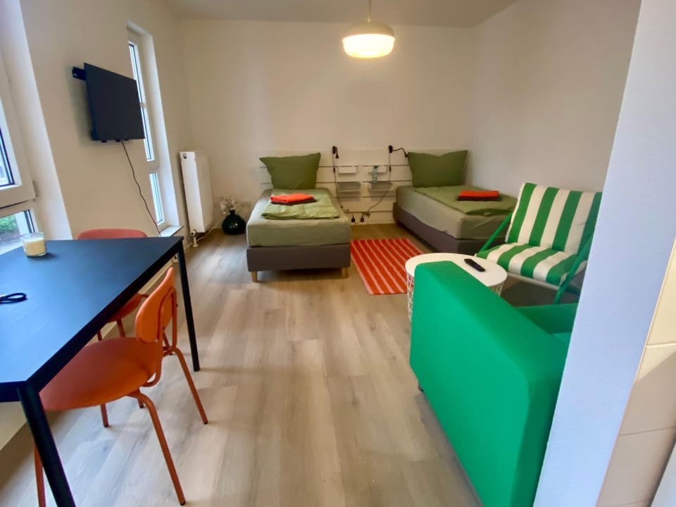 Bed, Dining area