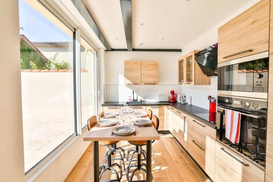 Coffee/tea facilities, dishwasher, heating, internet, oven, toaster, kitchen