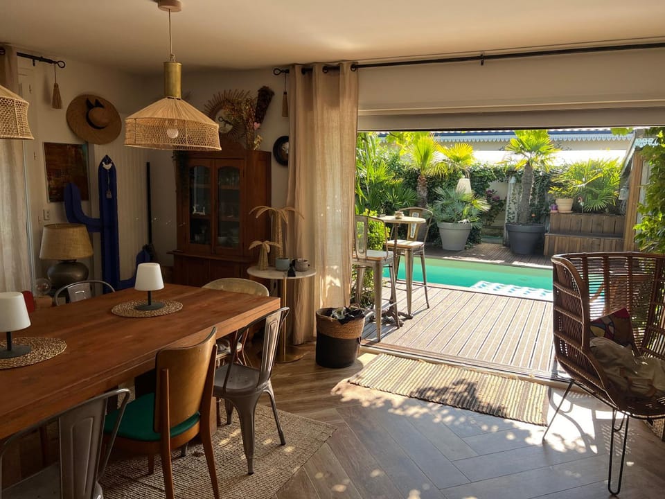 Jolie Maison avec piscine chauffée Bassin d'Arcachon Villa in Gujan-Mestras
