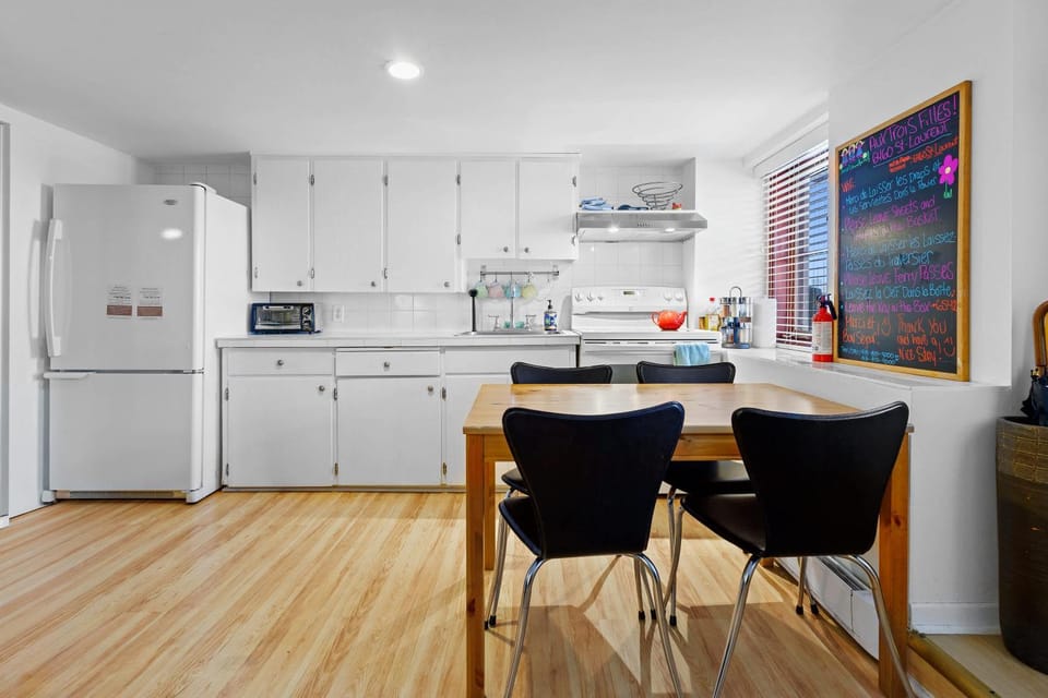 Traversier Gratuit- Aux Trois Filles Apartment in Quebec City