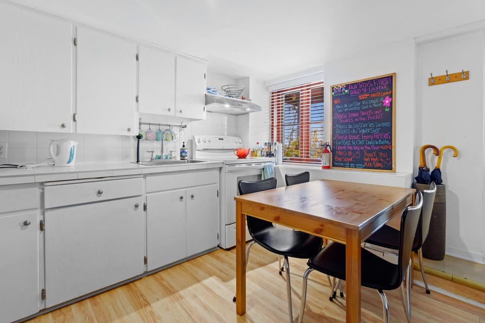 Traversier Gratuit- Aux Trois Filles Apartment in Quebec City