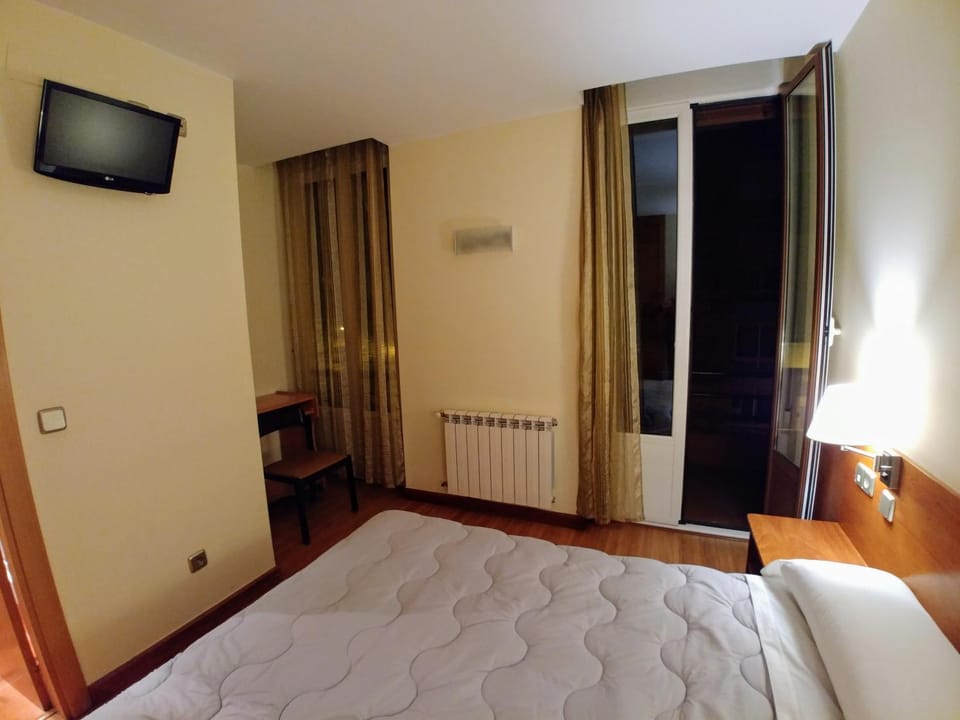 Hostal Prada Borges Bed and Breakfast in León