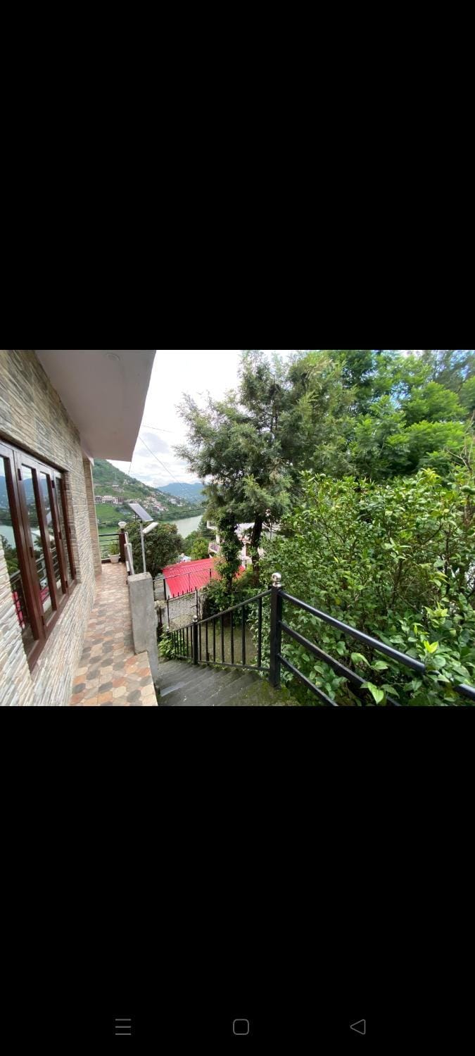 Mount lake Hotel in Uttarakhand