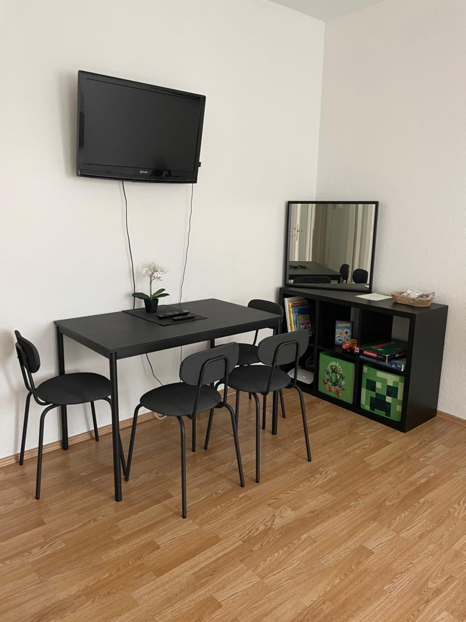 TV and multimedia, Dining area, Evening entertainment