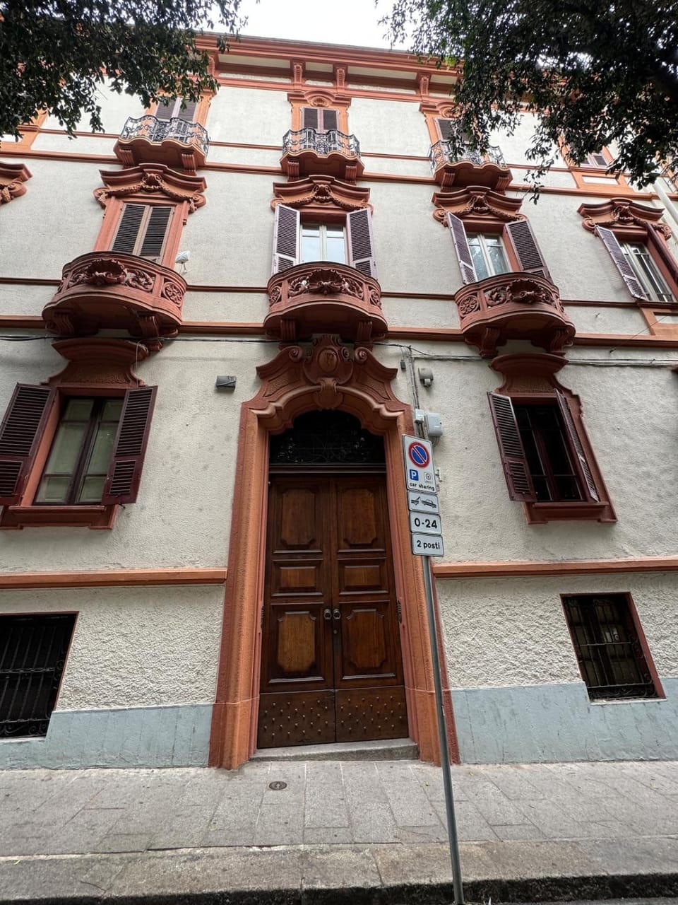 Property building, Facade/entrance