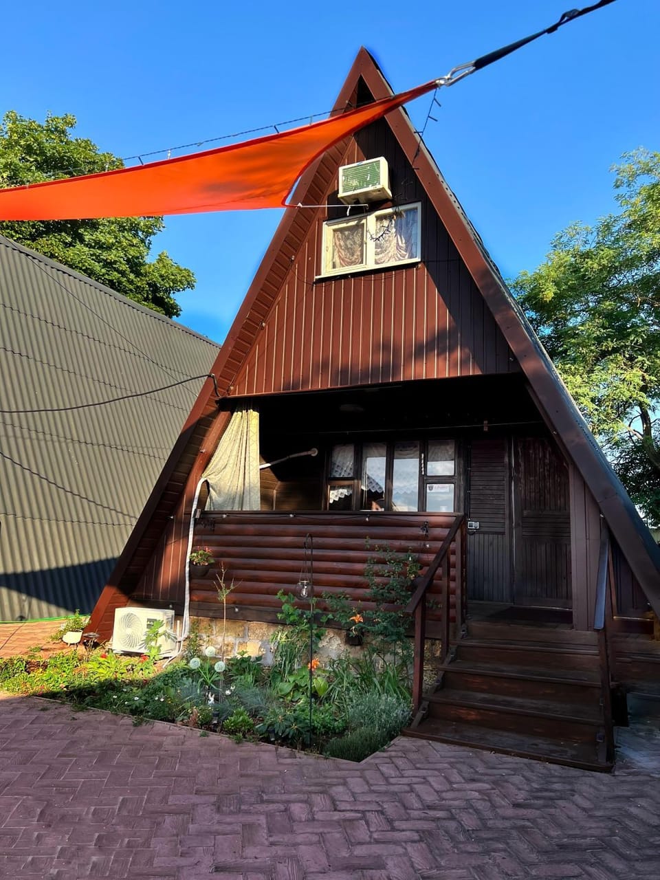 Property building, Day